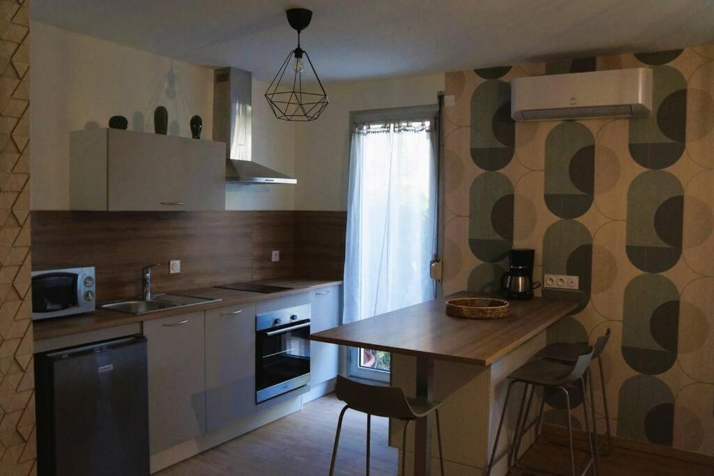 Studio Climatise Et Spacieux Situe Pres Des Parcs فيشي المظهر الخارجي الصورة